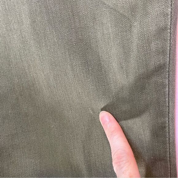 Chico's So Slimming Girlfriend Slim Leg Crop Chino Green Embroidered Size 12 - Picture 10 of 13